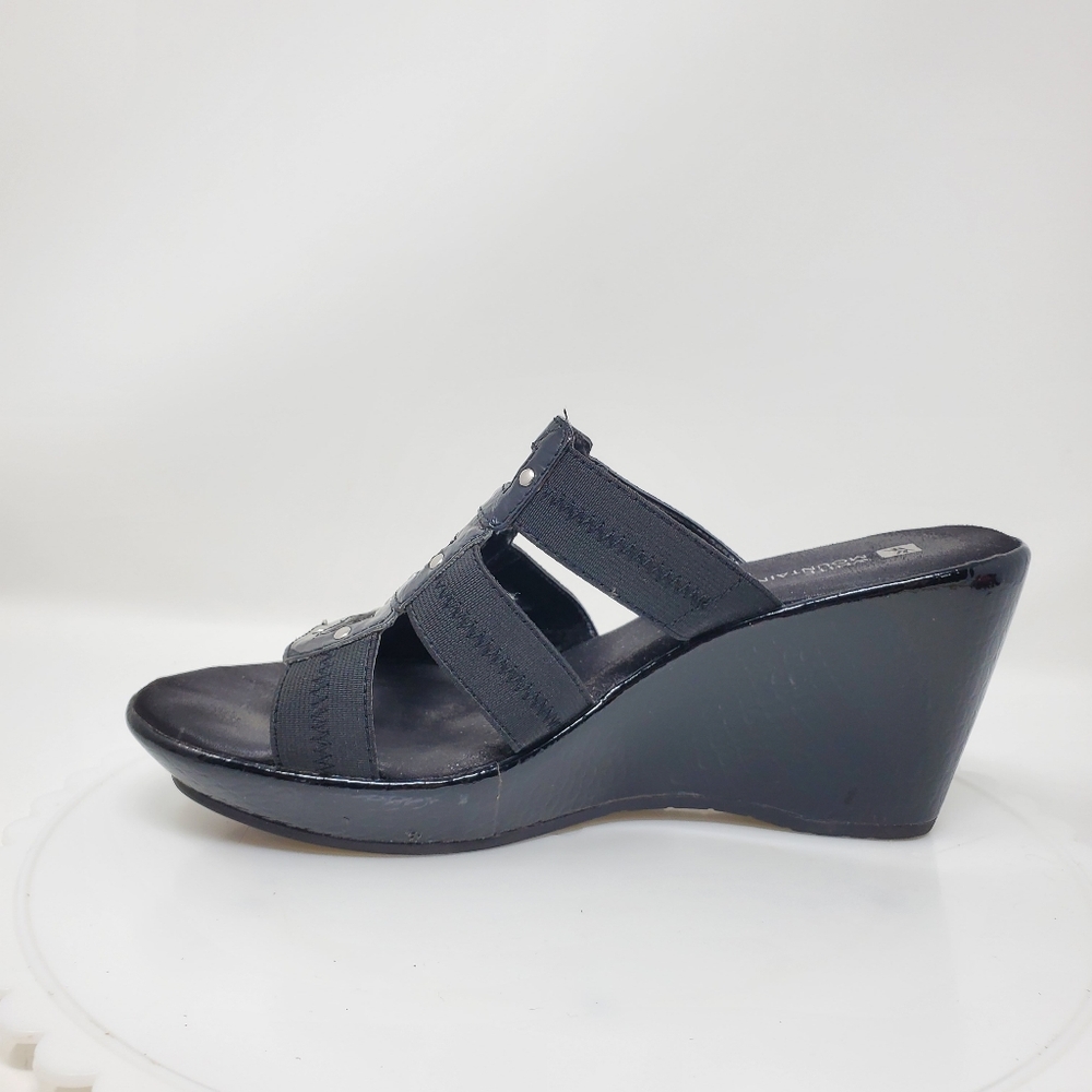 White Mountain Quinlan Wedge Heel Slip On Sandals Black Elastic Straps Size 8.5 - Picture 4 of 8